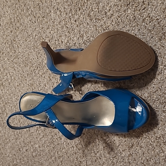 Xhilaration heels - Picture 3 of 3